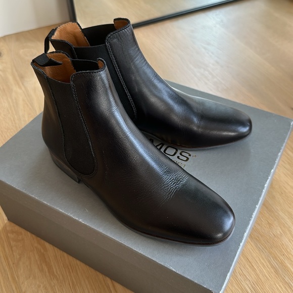 Brand new Italian leather booties - Picture 2 of 6